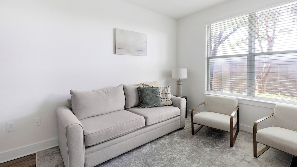 Landing Apartments - North Dallas