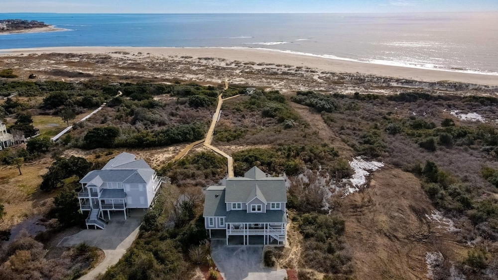 Cypress Hall 6 Bedroom Home by RedAwning view 3