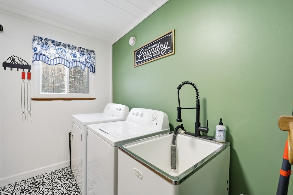 Lewiston Landing: Cozy Lake Access Getaway 3 Bedroom Home