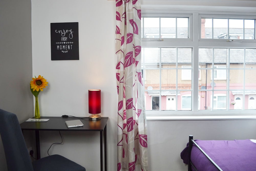 No 40, 5 beds, sleeps 7