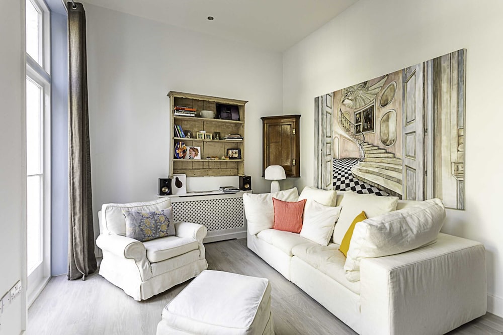 Elegant 3 bed Apartment in Earls Court