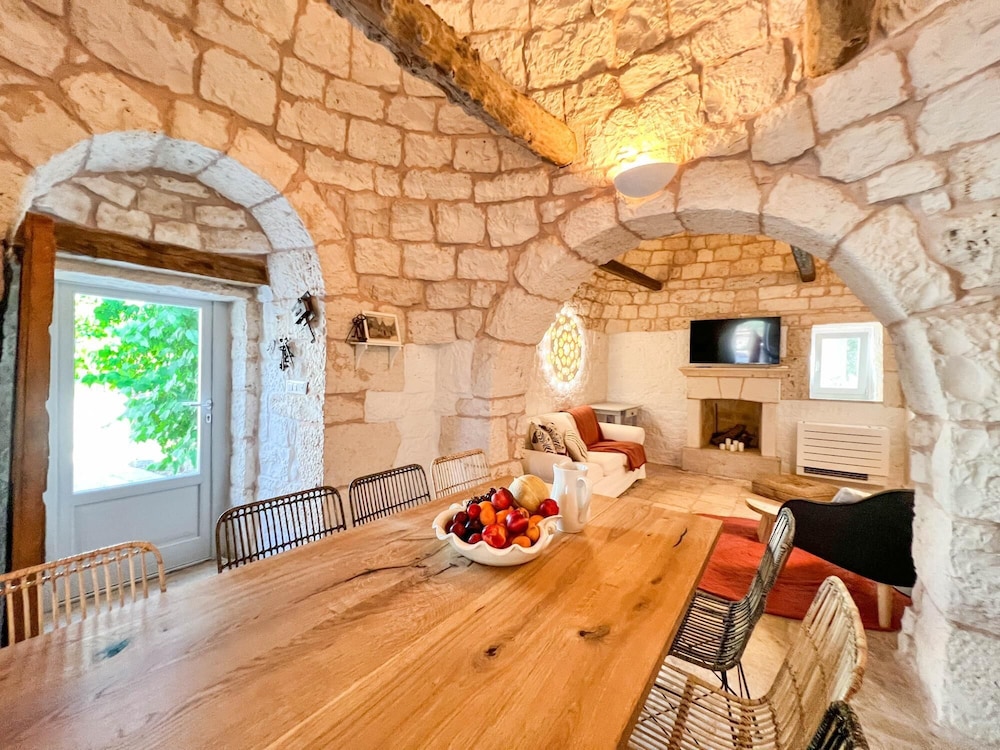 TD Trulli Locobello Stylish Cozy Trulli w Pool view 5