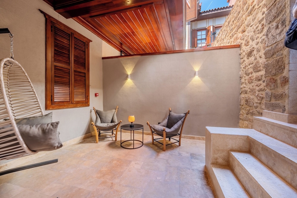 Belmondo Süitler - Image 94