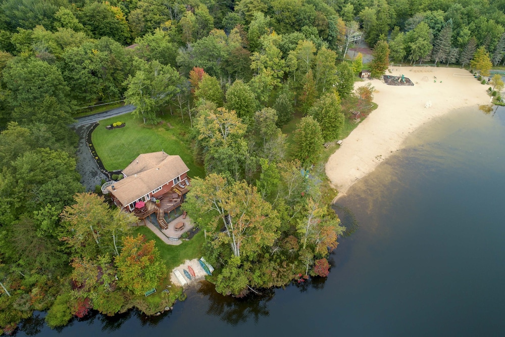 Ski, Swim & Relax: Waterfront Haven on Pines Lake! view 5
