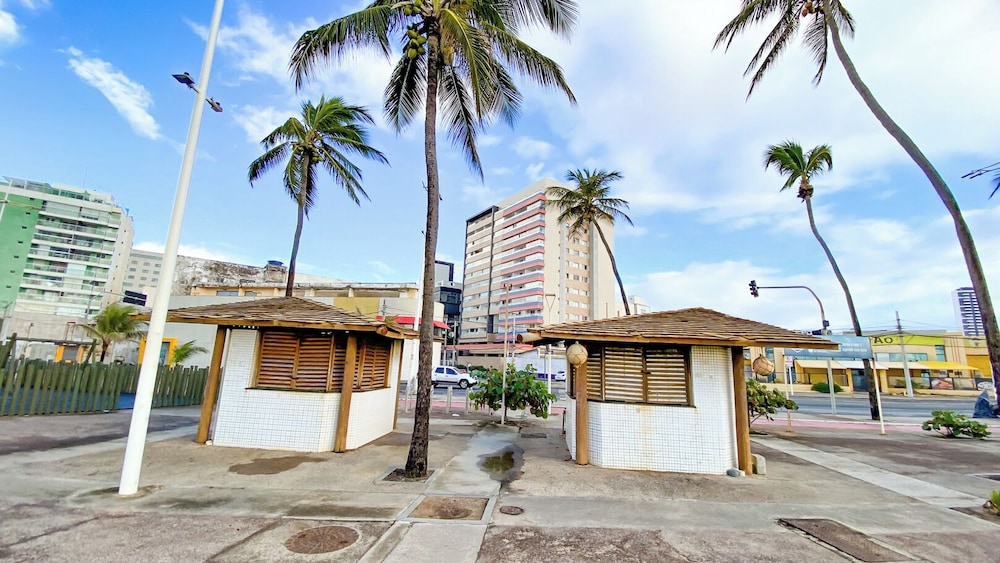 Flat Beira-mar com Varanda Piscina e Academia