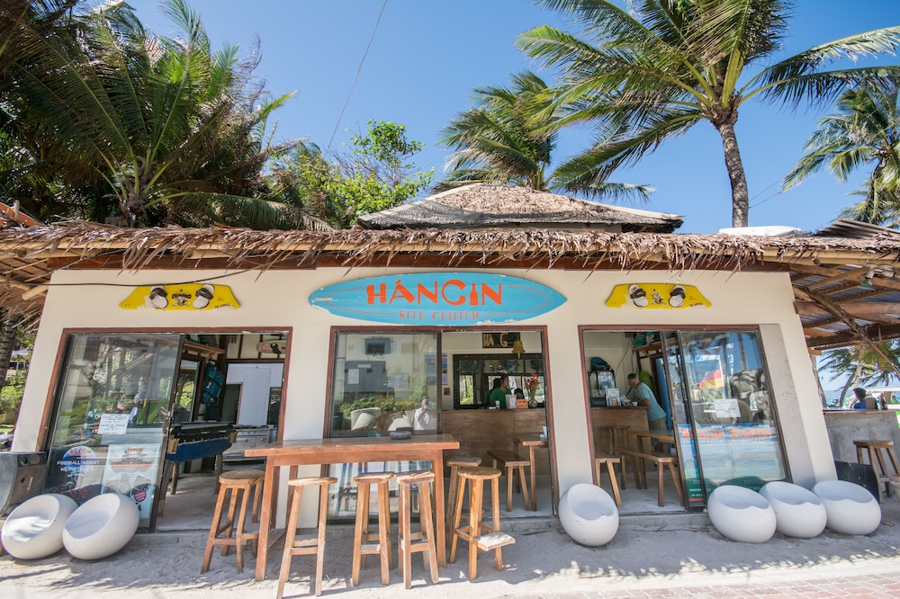 Hangin Kite Center & Resort