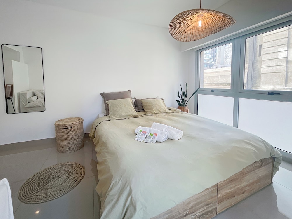 Ayres Suites Moreno