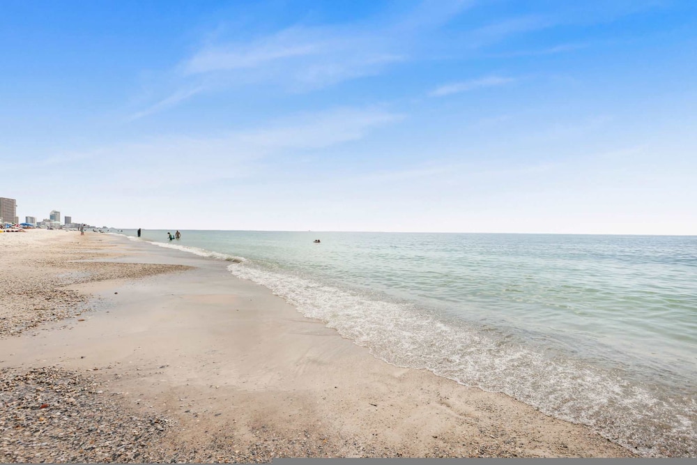 Pelican Pointe 301- Corner Unit Gulf-front