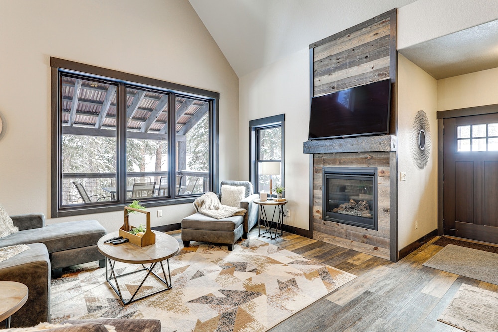 Hot Tub + Deck: Secluded Black Hills Retreat!