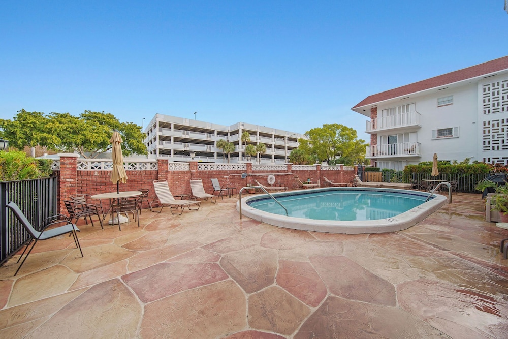 Luxe 2BR Escape Fort Lauderdale