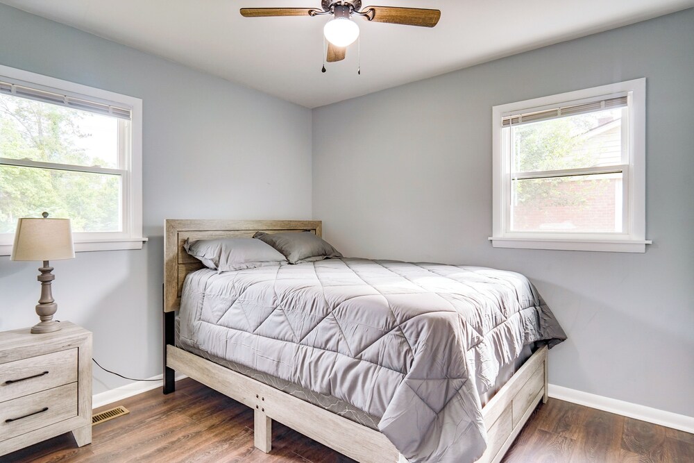 5 Mi to Dtwn: Family-friendly Fayetteville Home!