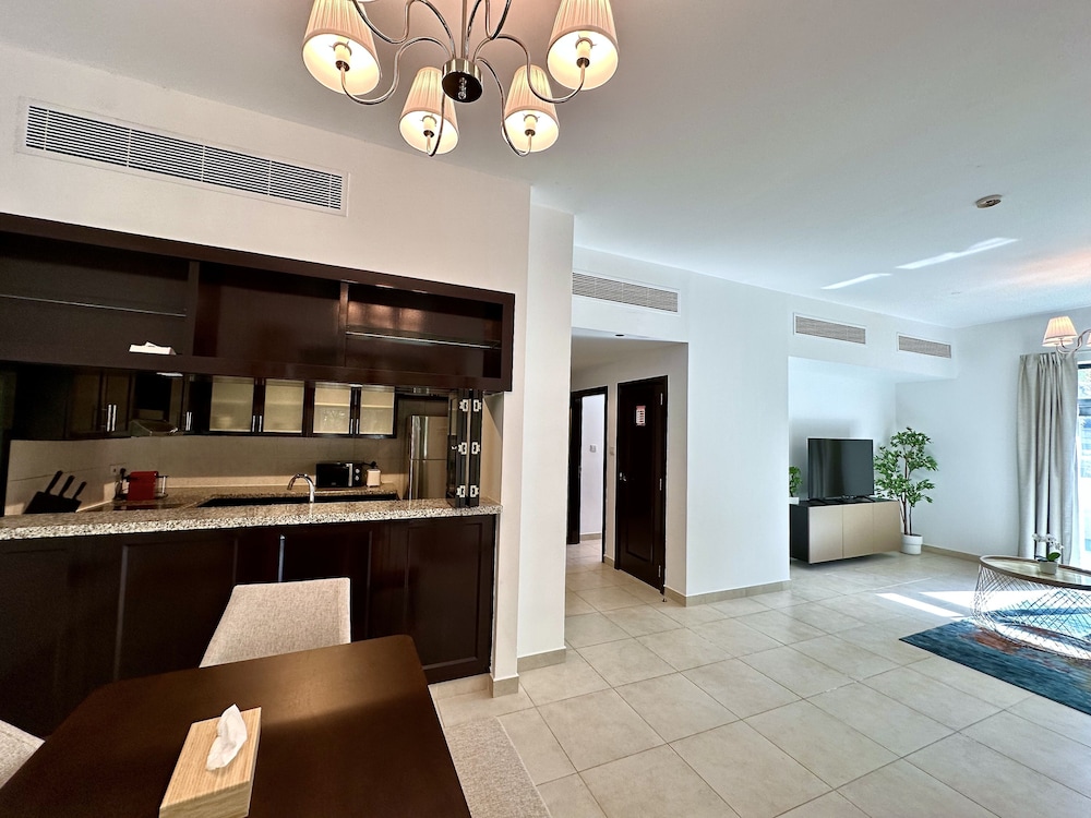 Lux BnB Travo Tower I Private Garden I Lake View