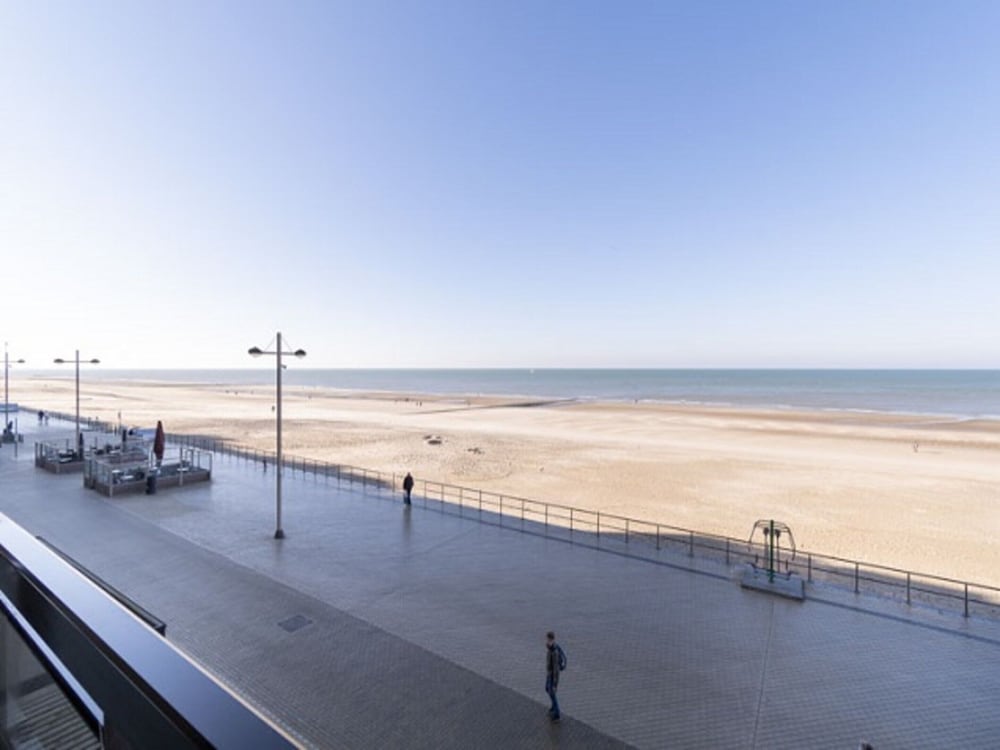 Apartment in Middelkerke With Sea View