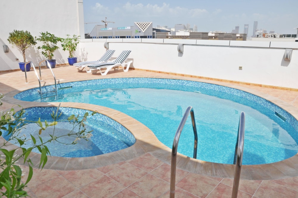 Abu Dhabi Vacations - Ramee Royal Hotel Apartments - Property Image 11
