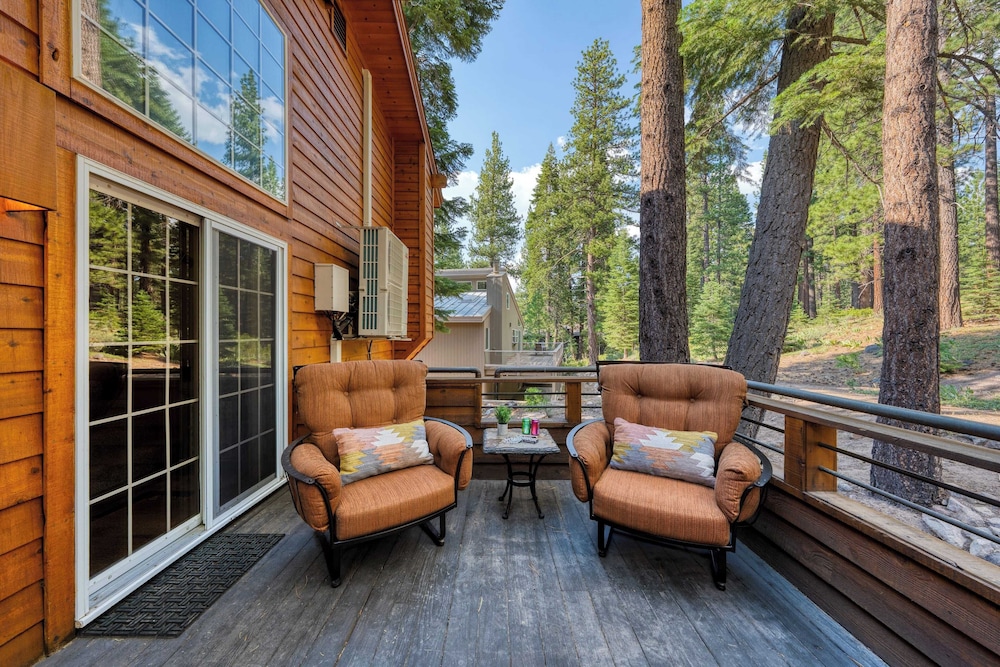 Northstar Haven Cozy-chic Retreat Near Lake Tahoe & Downtown Truckee
