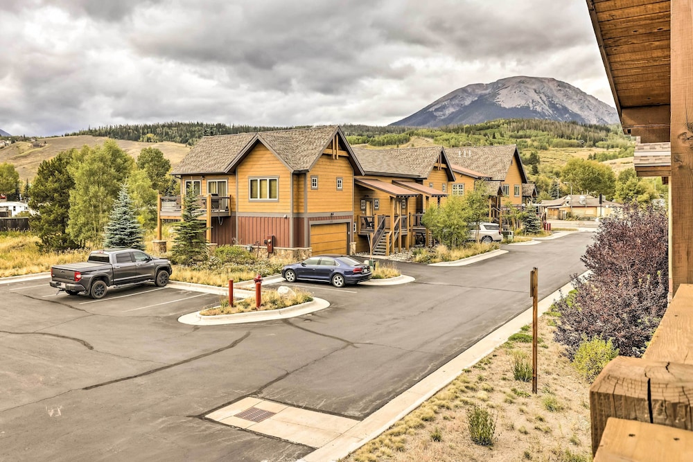 Ski & Explore: Silverthorne Gem w/ Hot Tub Access! view 4