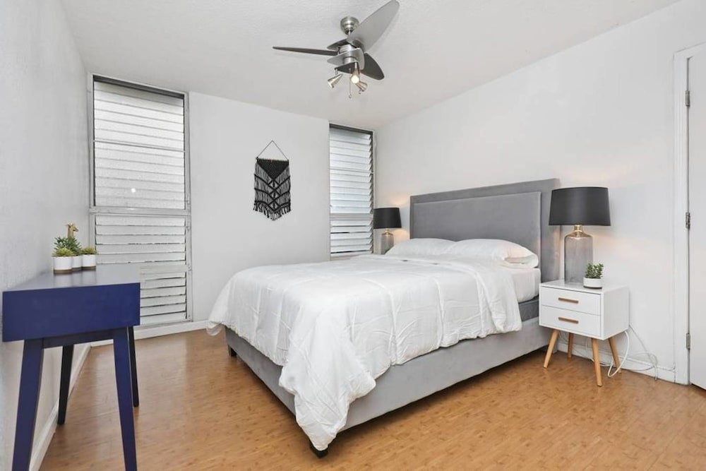 Large 2br/2ba Steps to Waikiki Beach by Domio view 3