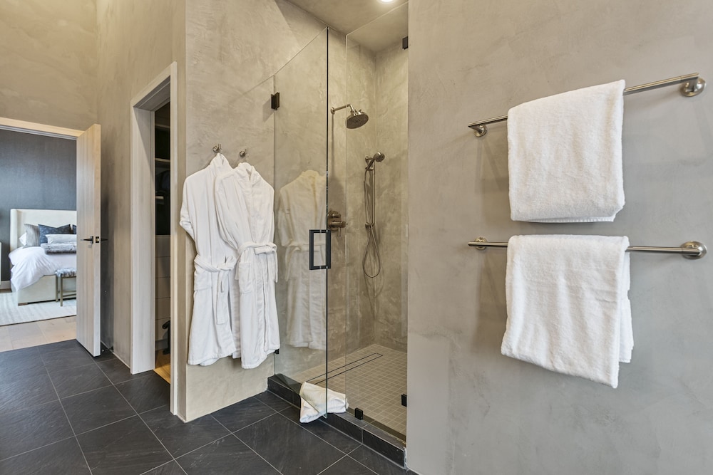50 - Six Bedroom with Spa Stag Lodge 6 Condo