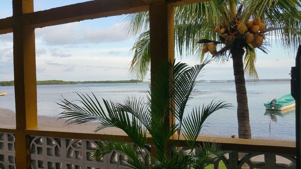 Hotel La Barca De Oro - Hostel