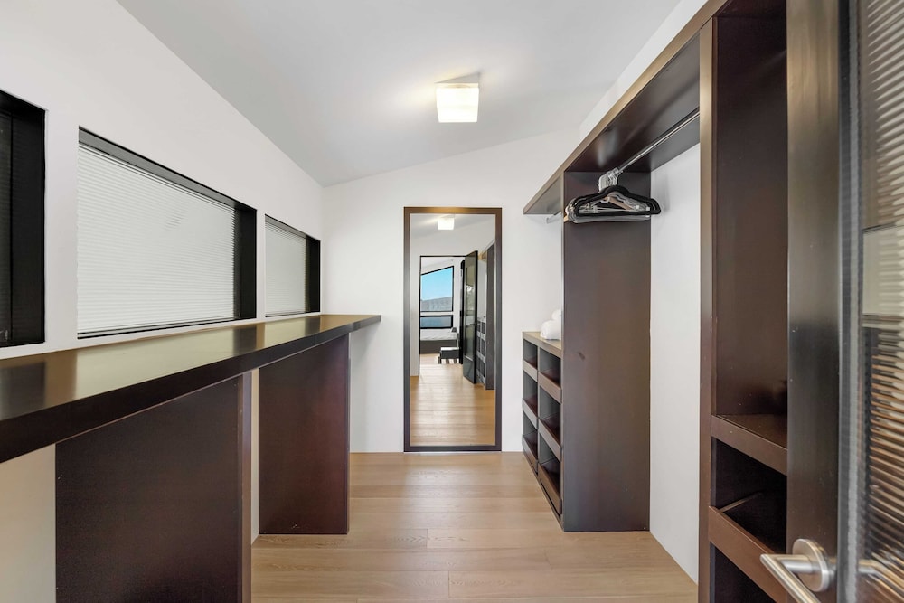Kings Road West Hollywood Luxury Pool, Views, Firepit, Modern Design