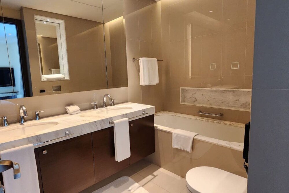 Manzil - 2BR Burj View Connected to Dubai Mall
