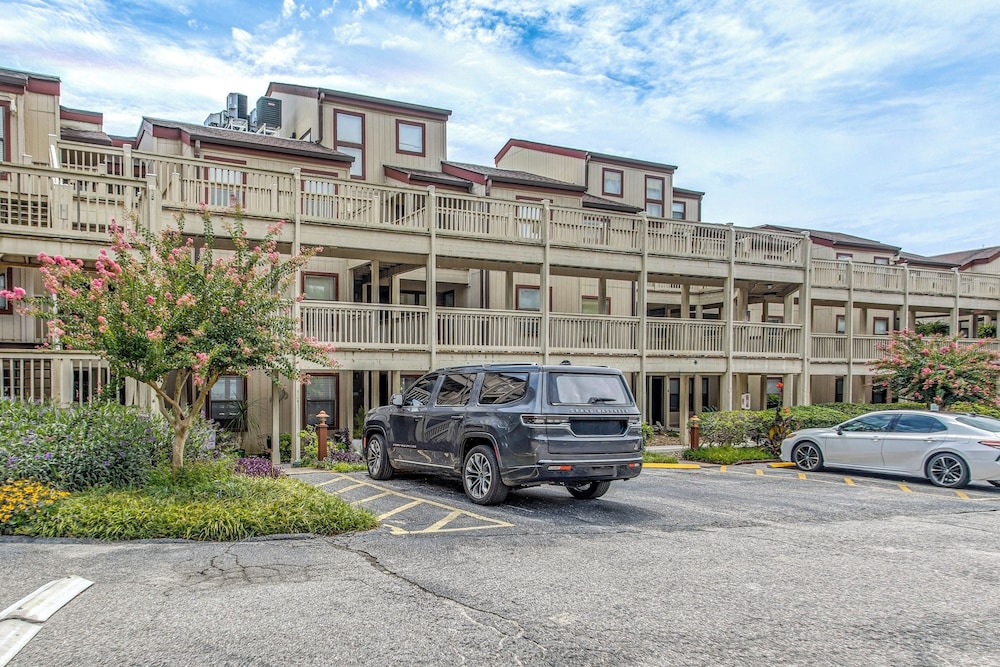 < 1/2 Mi to the Sand! Myrtle Beach Family Condo
