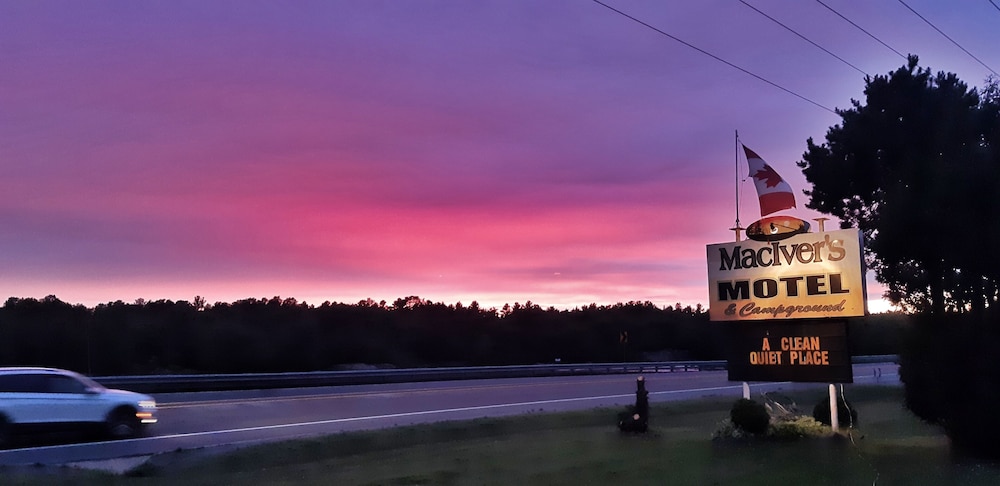 MacIver's Motel & Campground