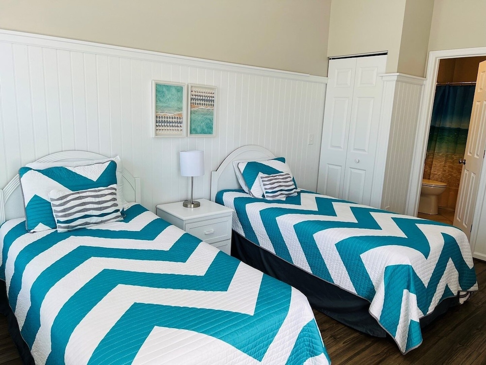 Avalon West- 5 Bedroom Home by RedAwning - Property Image 34