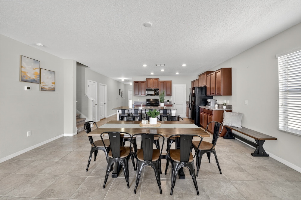 Spacious Getaway Near Apollo Beach 5 Bedroom Home