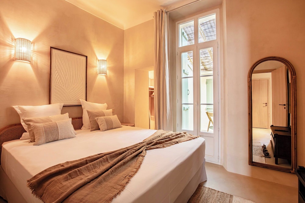 Magnificent apt - 2br/6p - Heart of Saint-tropez view 2