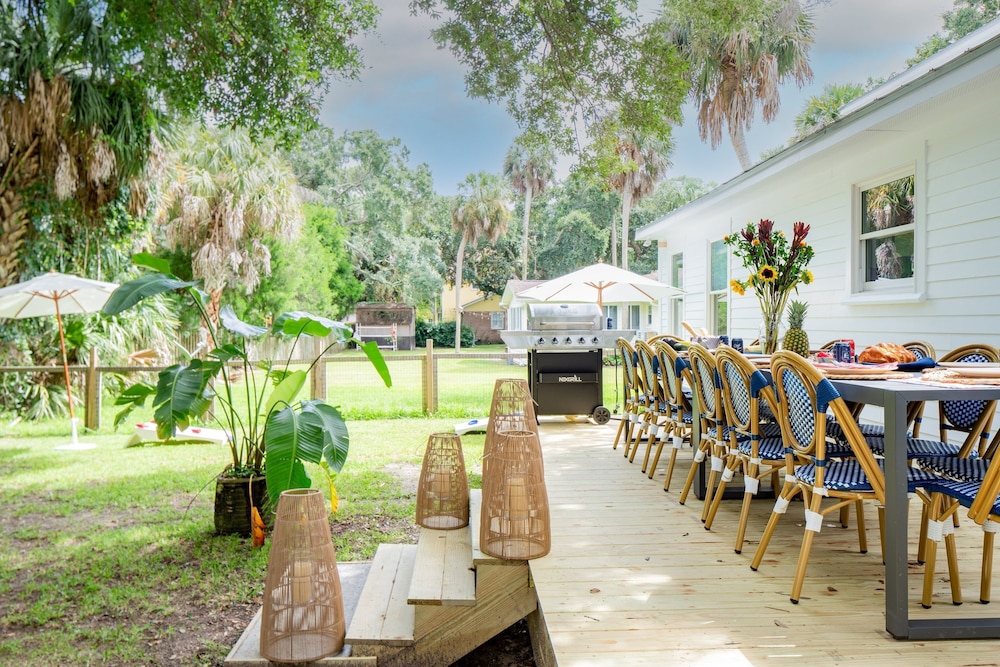 Jessamine by Avantstay Picture Perfect Home w Stunning Backyard