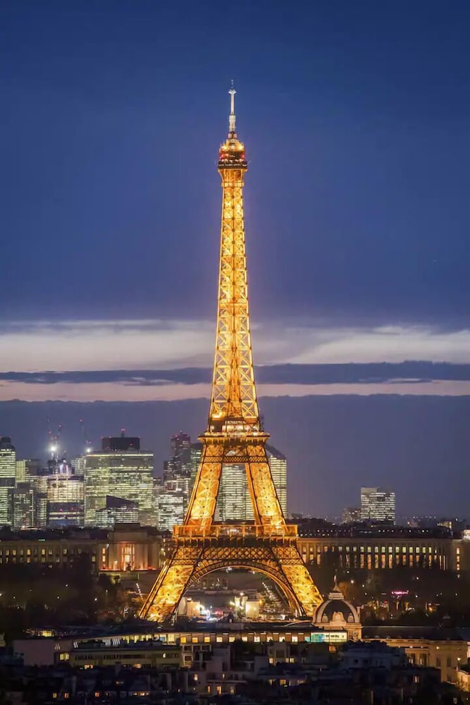 Paris luxury apartment Eiffel Tower View