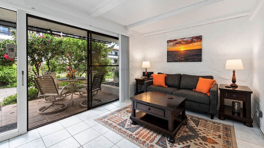Steps to the Ocean - Great Location -central AC - Vrkcv