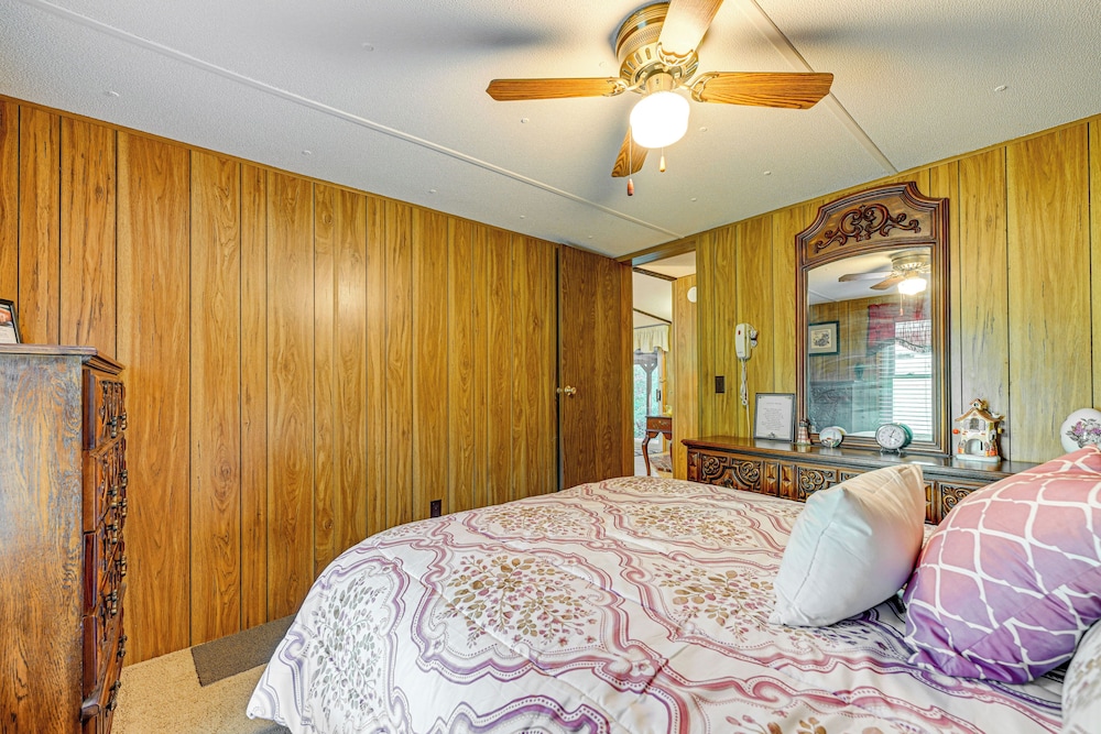 Creek Access & Spacious Yard: Quiet Sylva Home! view 2