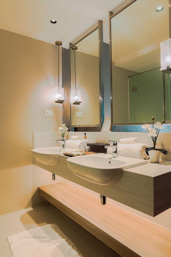 Hotel Residences at Acqua
