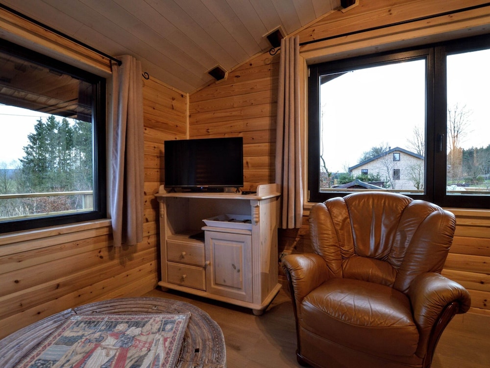 Quiet Chalet With Panoramic View and Fenced Garden view 4