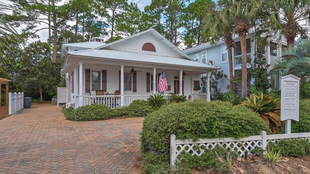 Charming Beach Cottage, 2 Pools and Tennis Access + Free Attraction Tickets!