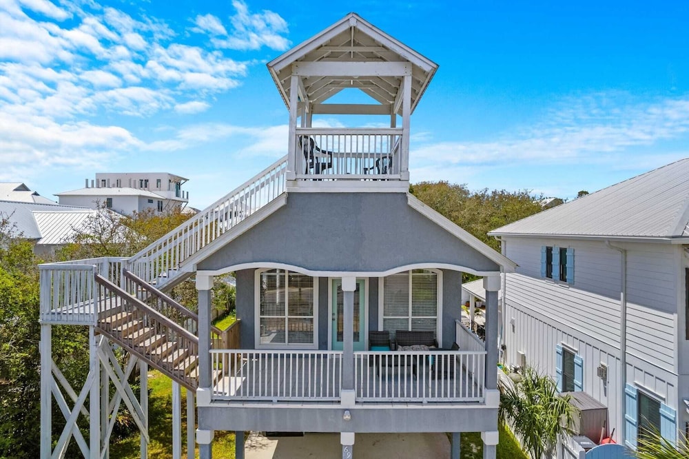Walk to Santa Rosa Beach Private Pool, Balcony, and Coastal Views