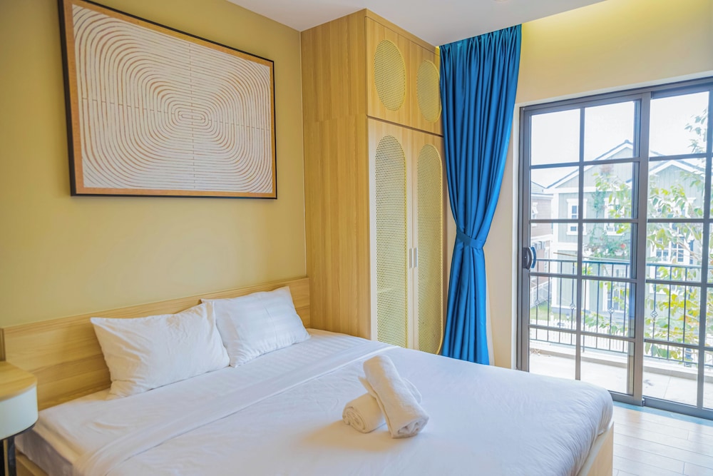 Luxury 3 br La Fleur Villa-Novaworld PT
