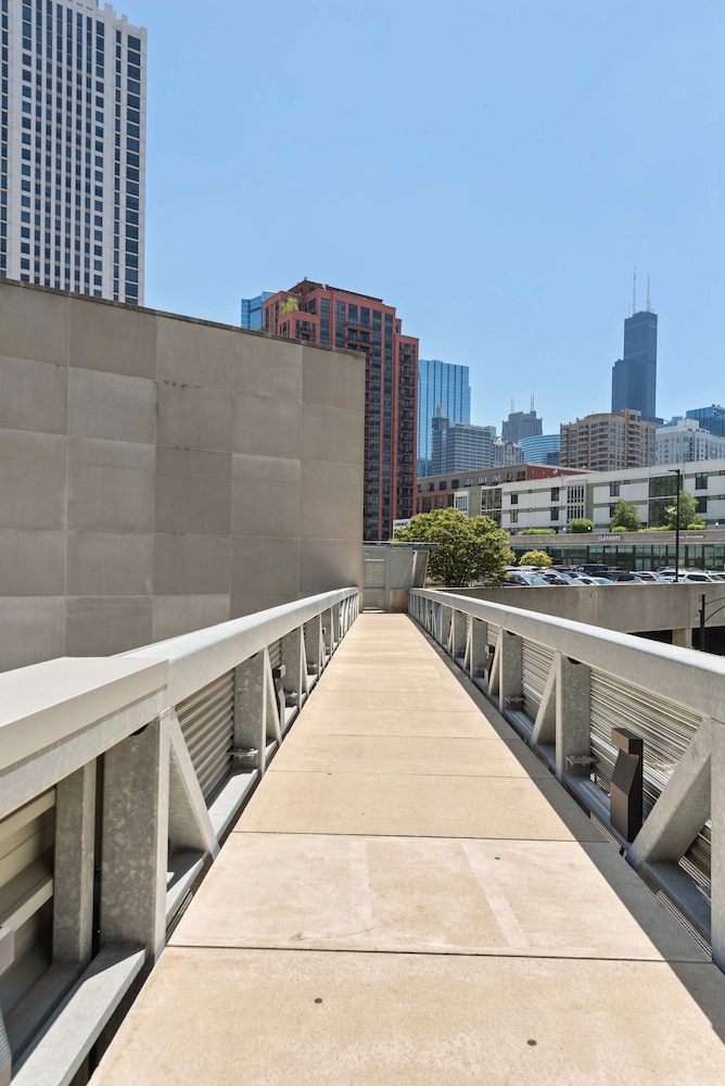 Fulton Group Stay 2 Apartments Skyline Views