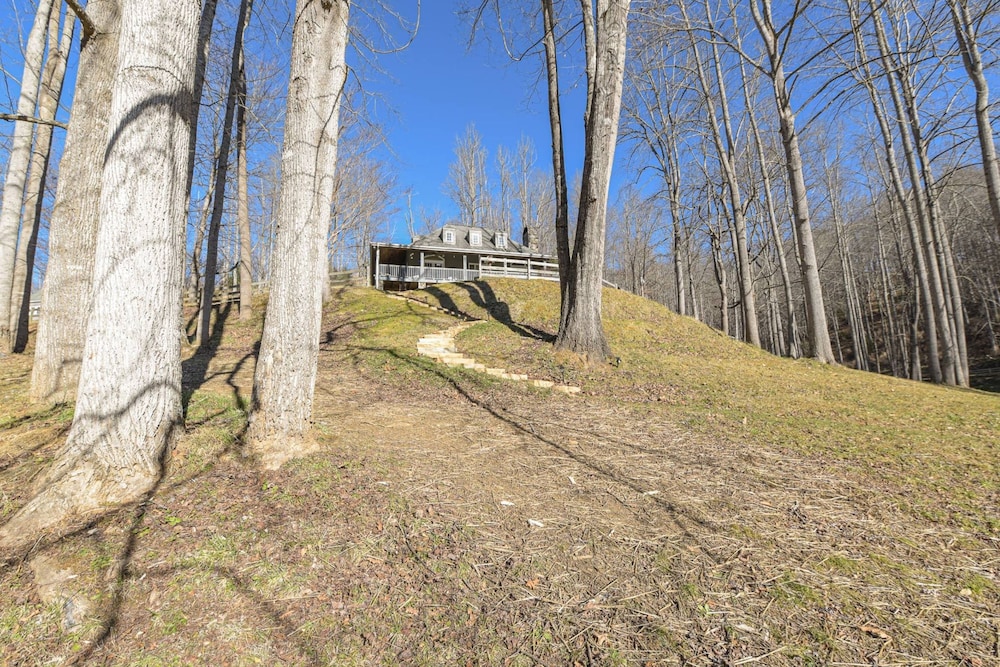 Mountain Hollow Estate by Avantstay Great Views