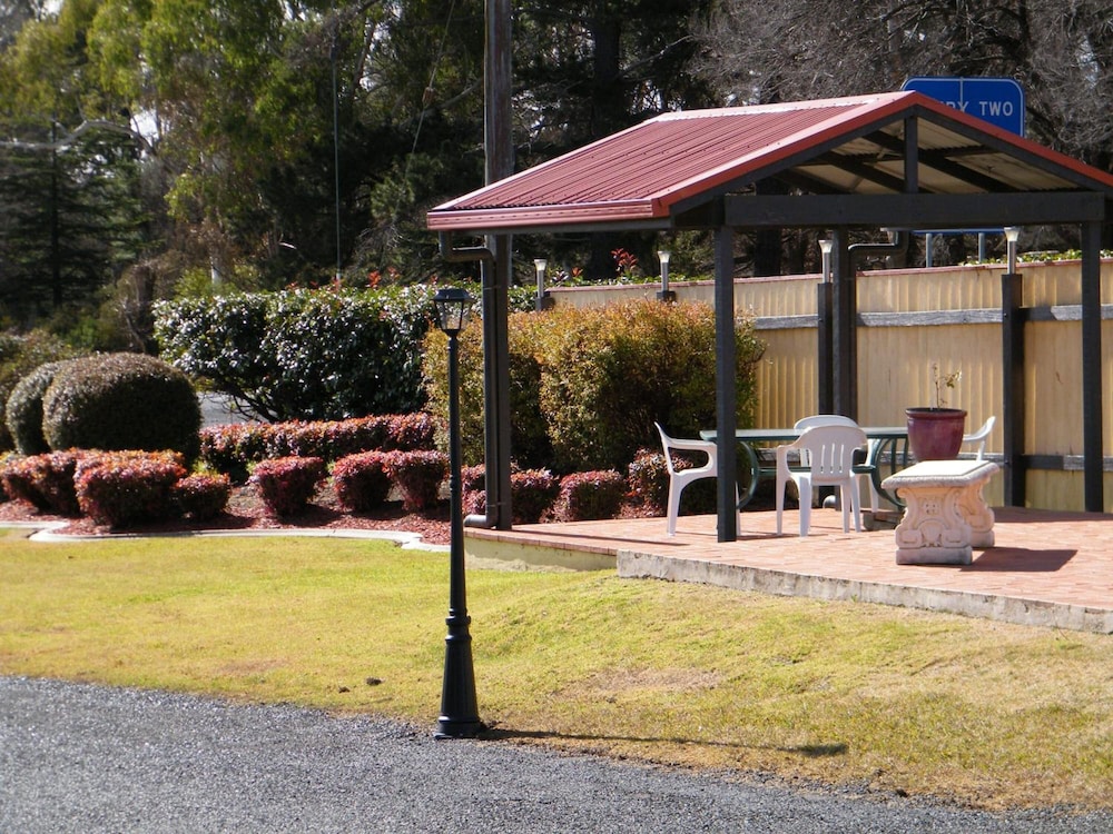 The Clansman Motel