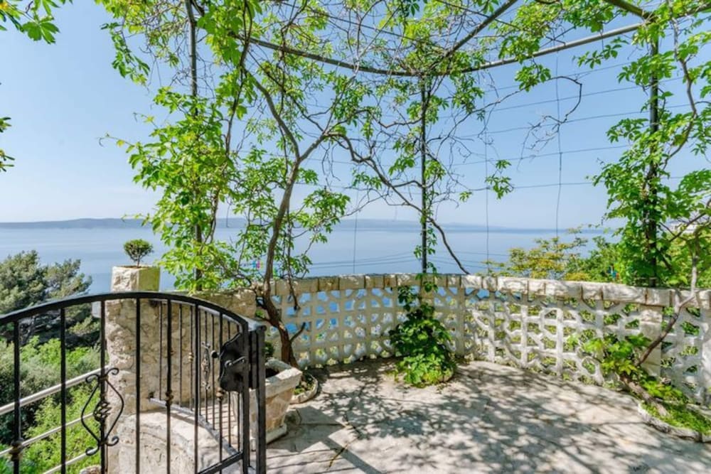 Villa Kosa - Standard Double Room With Balcony and Sea View