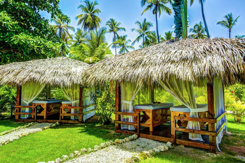 Los Corales Tropical Beach Resort & SPA