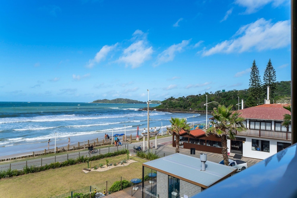 Duplex Alto Padrão Frente Mar c Piscina