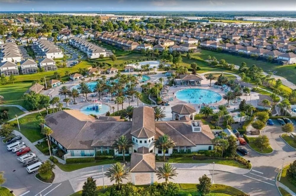 Champions Gate 6BR Villa Pool Spa Retreat