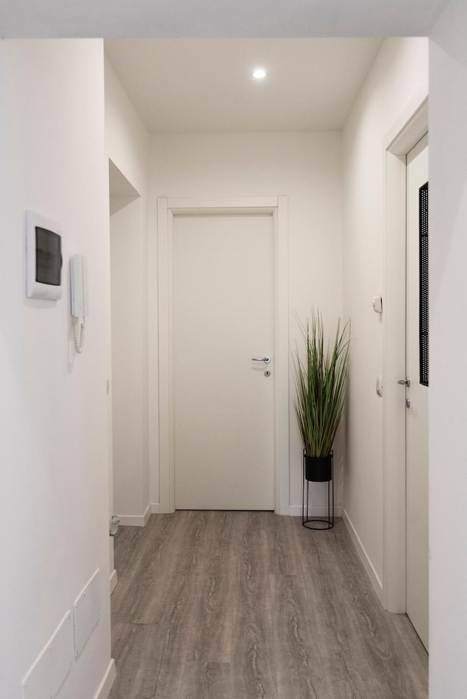 Zezio 44 in Como With 2 Bedrooms and 1 Bathrooms