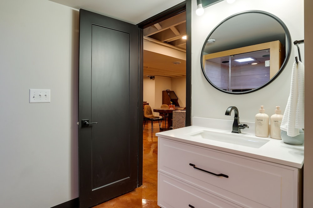 Pet-friendly Minneapolis Home ~ 8 Mi to Downtown!