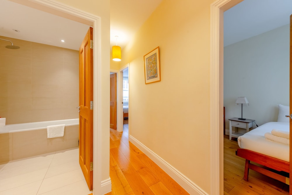 Spacious and Central 3 Bedroom House in Paddington
