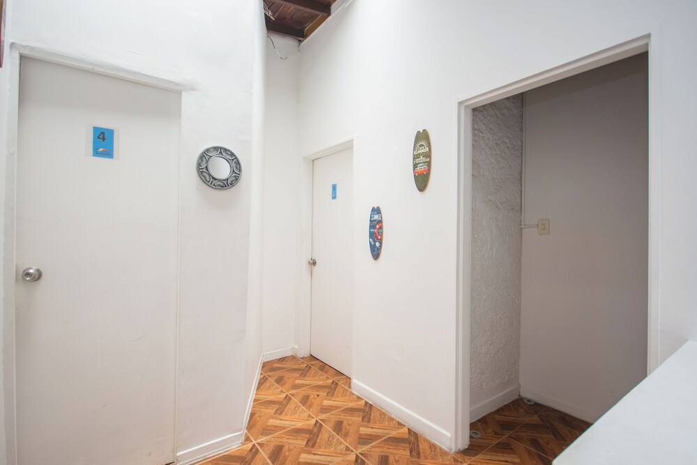 Blue Coast Hostal - Hostel